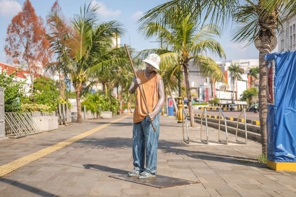 Quelle est la meilleure façon de construire un chemin d'accès au jardin sur un terrain en pente sans béton ?